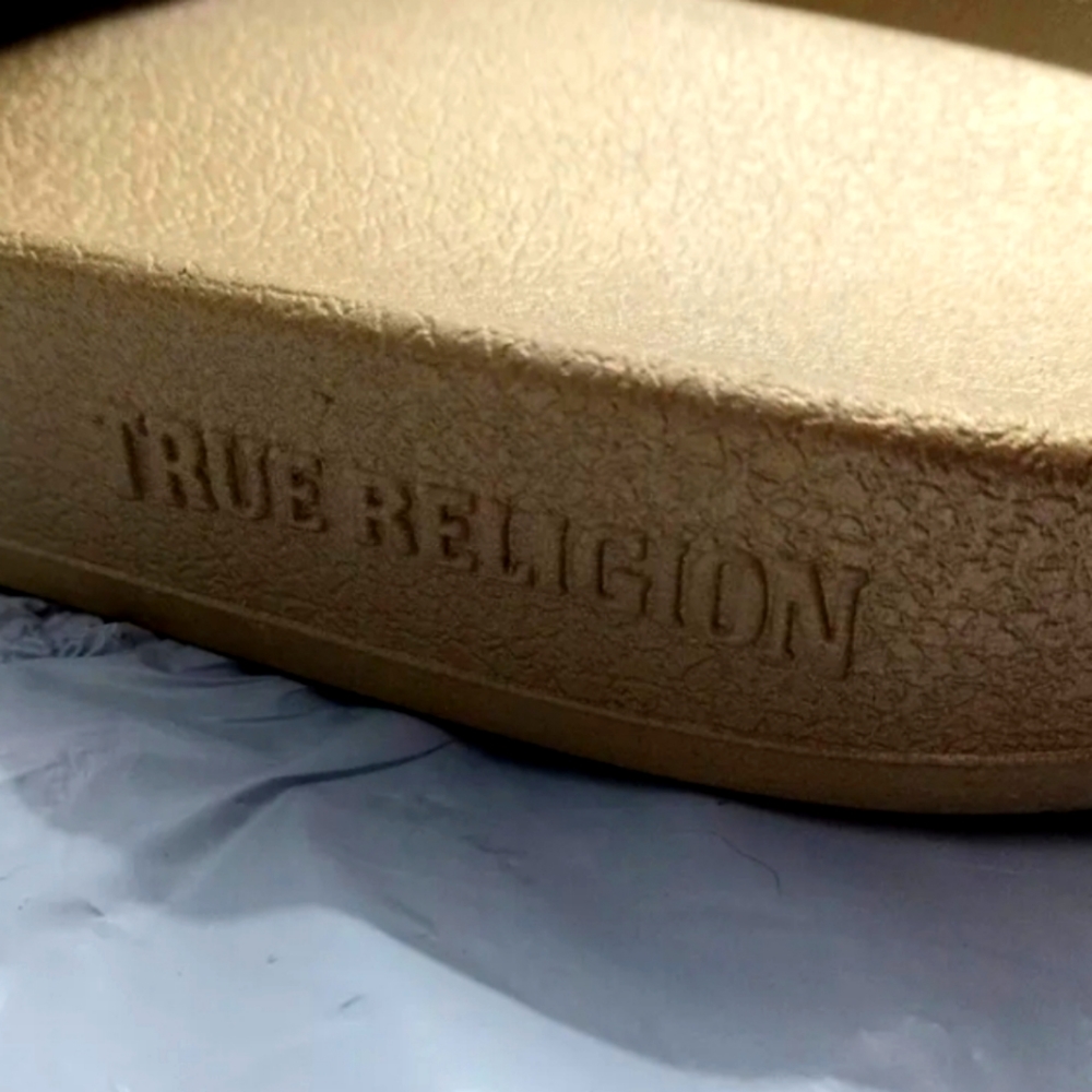 NWOT Women's True Religion Meyers Slides - Picture 4 of 5